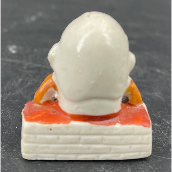 Vintage Scarce Humpty Dumpty Miniature Porcelain Figure signed - Picture 3 of 4